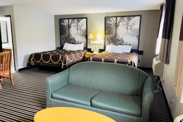 Room 8 of 65
