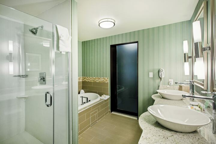 Holiday Inn Hotel & Suites Saskatoon Downtown by IHG