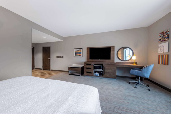 Room 28 of 36