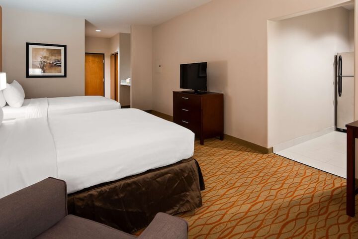 Room 18 of 28