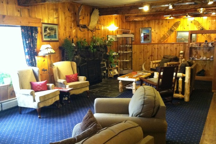 Summit Lake Lodge