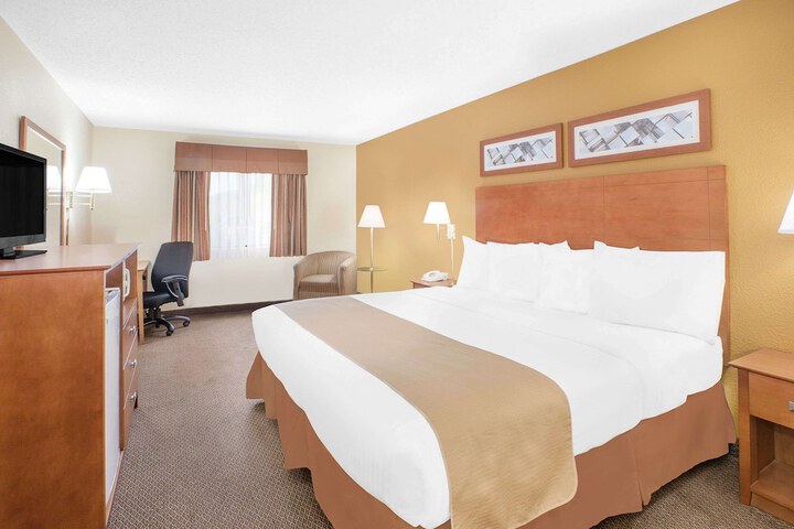 Room 10 of 21