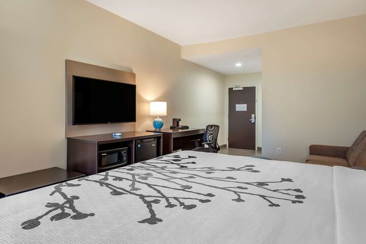 Room 5 of 28