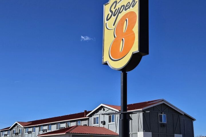 Super 8 by Wyndham Holbrook