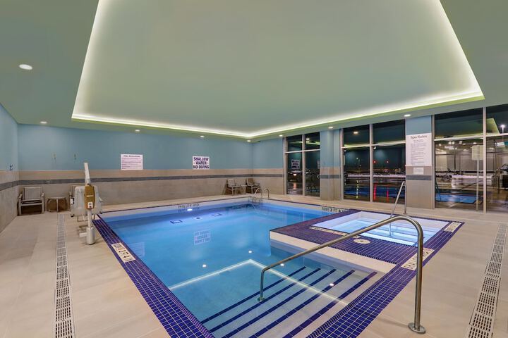 Holiday Inn Express & Suites Collingwood by IHG