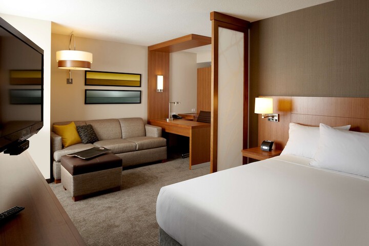 Hyatt Place Indianapolis / Fishers