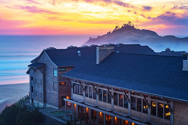 Headlands Coastal Lodge & Spa
