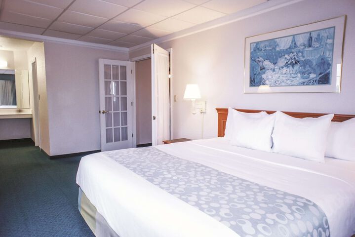 Room 15 of 27