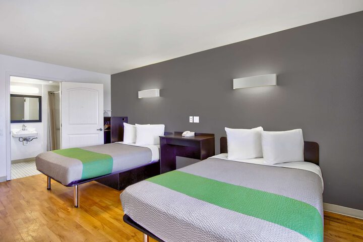 Room 20 of 38