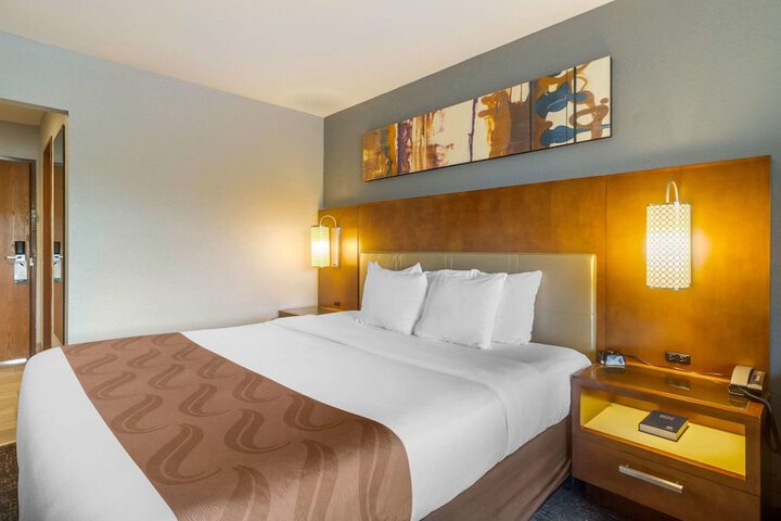 Room 40 of 73
