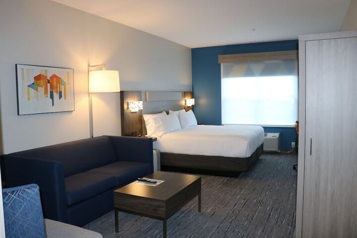 Room 107 of 145