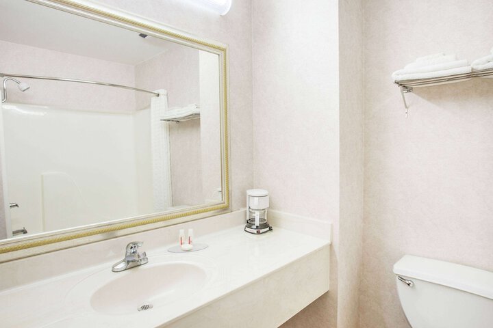 Room 15 of 27