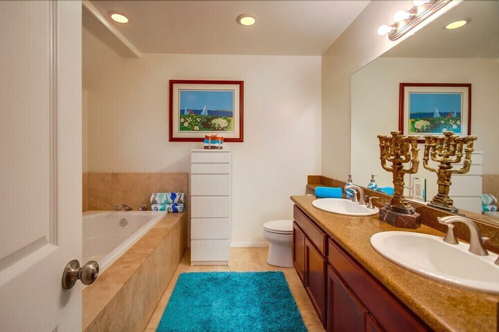 Room 8 of 25
