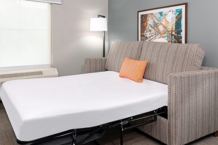 Hampton Inn & Suites Charlottesville-At the University