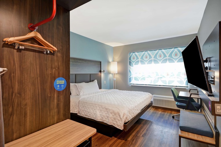 Room 15 of 34
