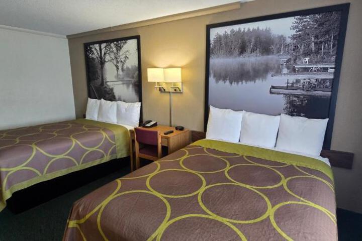 Super 8 by Wyndham Rogers Minnesota