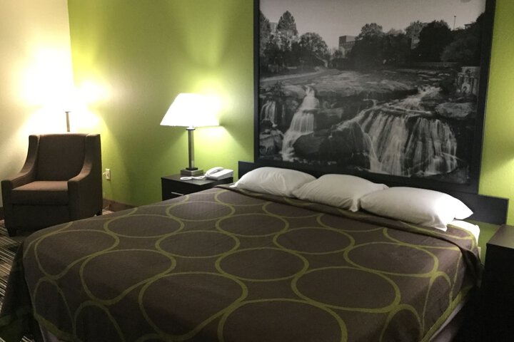 Room 7 of 19