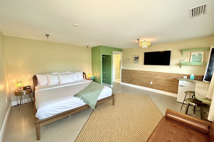 Room 43 of 126