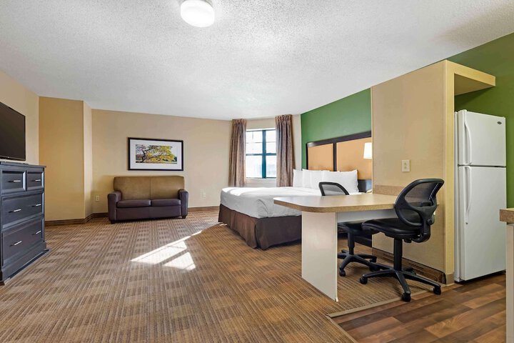 Room 16 of 27