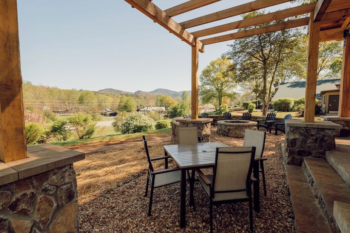 Tremont Lodge & Resort