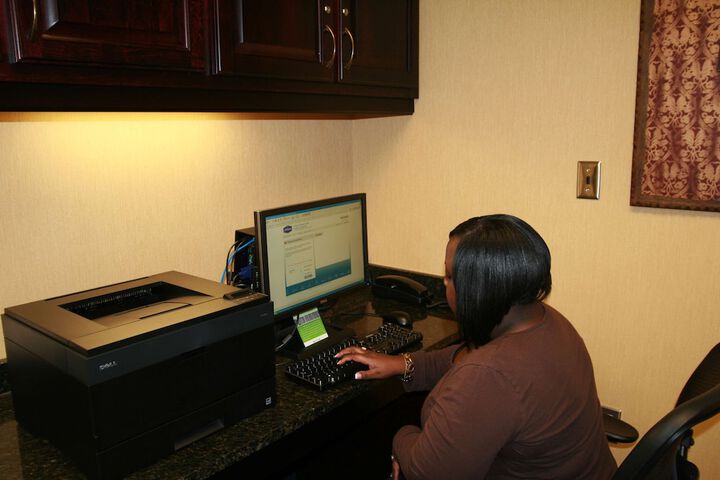 Business Center 77 of 77