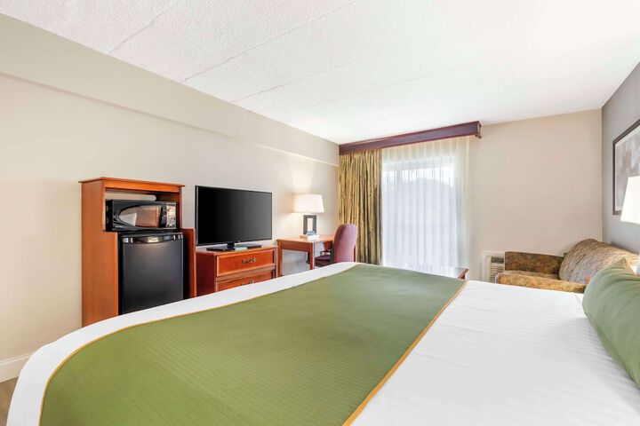 Room 13 of 31