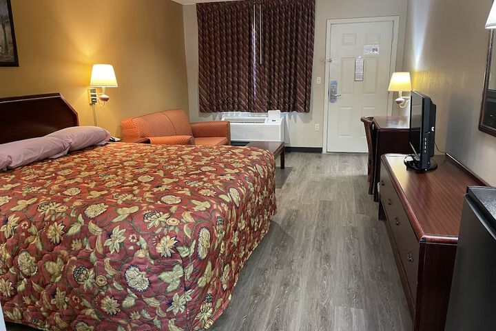 Room 21 of 21