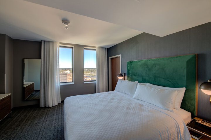 Threefoot Hotel Meridian, a Tribute Portfolio Hotel