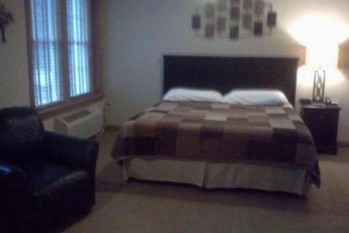 HERITAGE SUITES