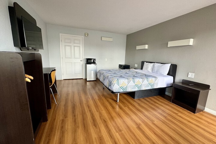 Room 20 of 38