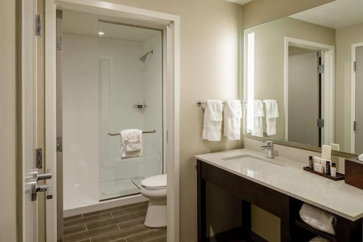 Hotel Madison & Shenandoah Conference Ctr