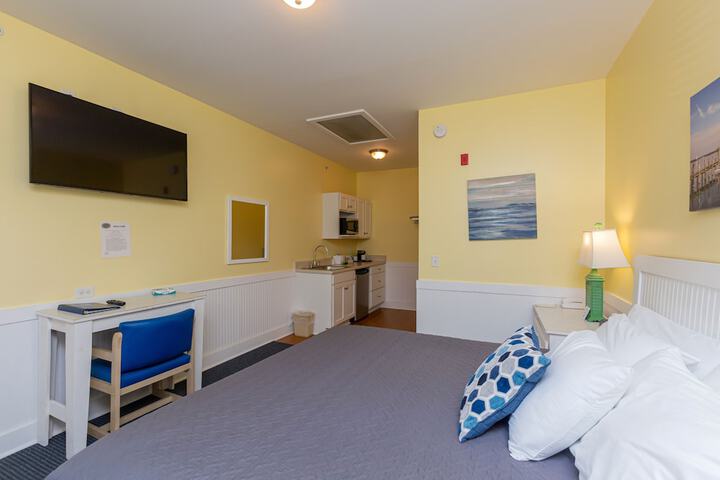 Room 33 of 58