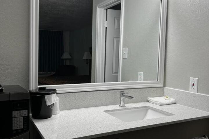 Regency Inn