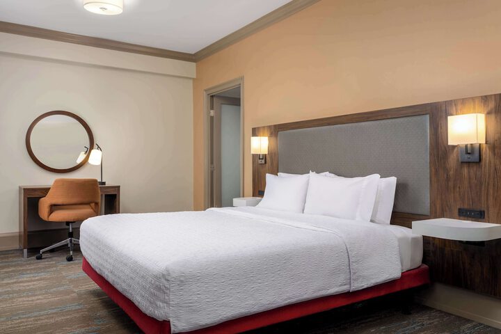 Room 60 of 74