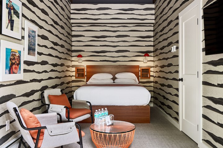 Room 121 of 138