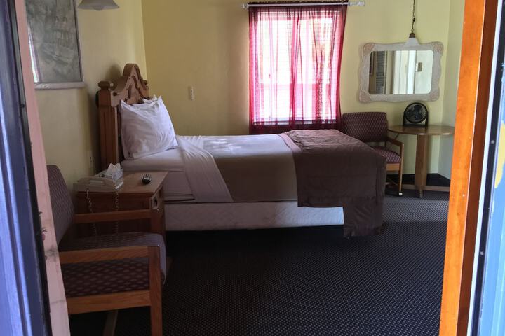Los Padres Inn