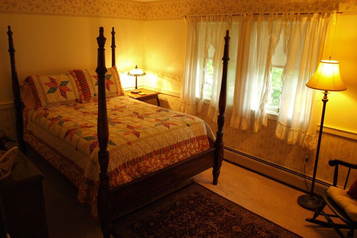 Room 11 of 16