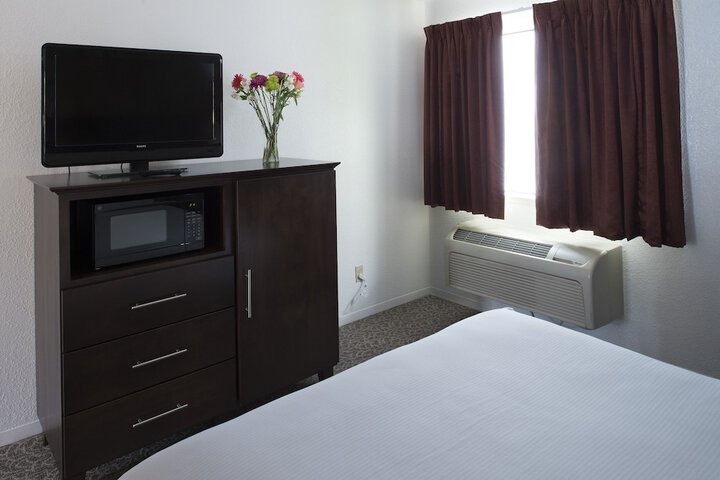 Room 26 of 65