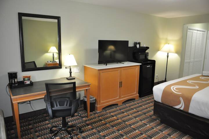 Room 35 of 67
