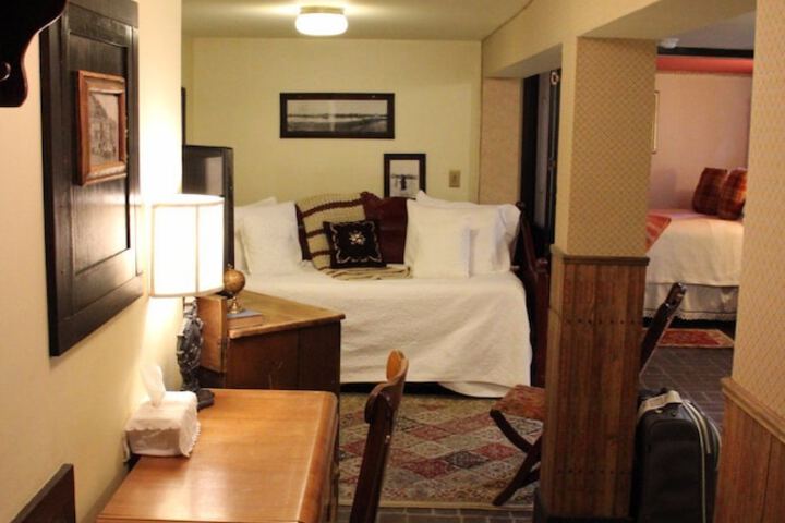 Room 47 of 76