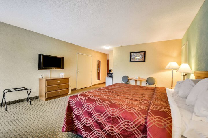 Room 52 of 63