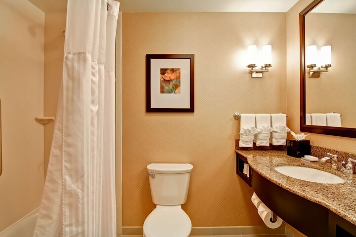 Hilton Garden Inn Woodbridge