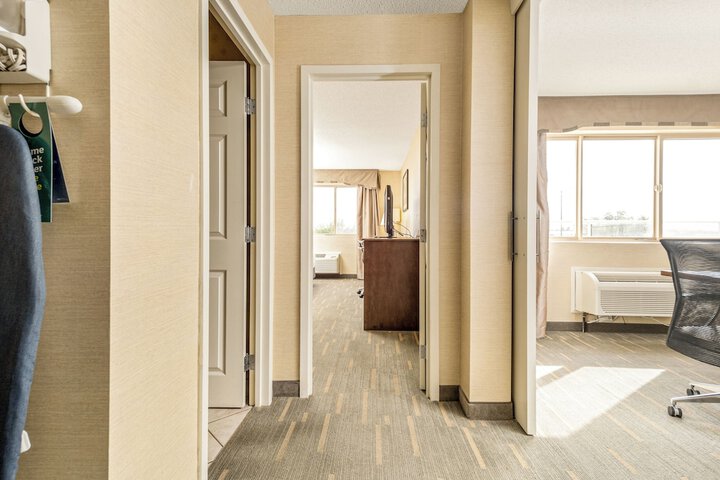 Room 161 of 200