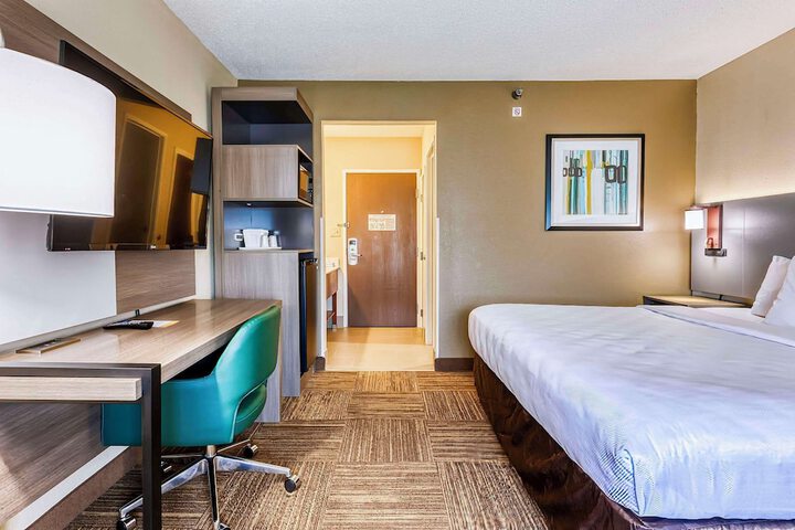 Room 35 of 68