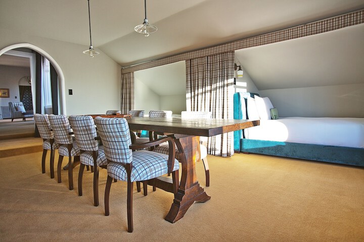 Room 34 of 62