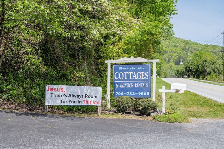 Mountain Aire Cottages Inn & Glamping