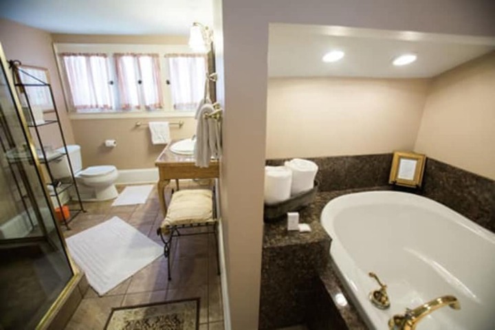 Albemarle Inn