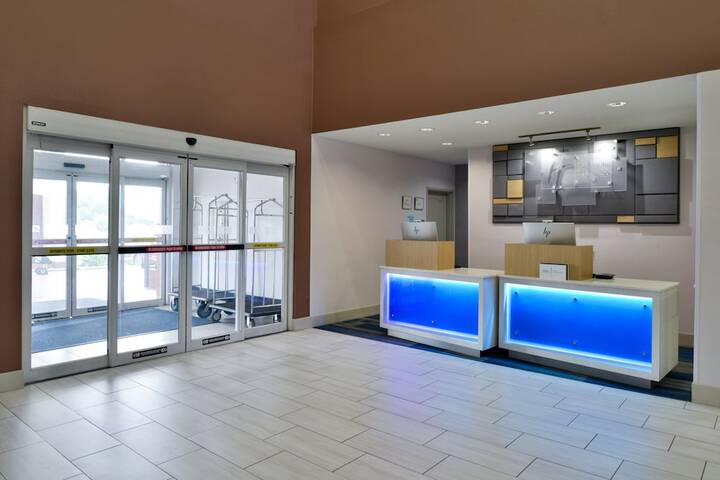 Hotel 4 of 67