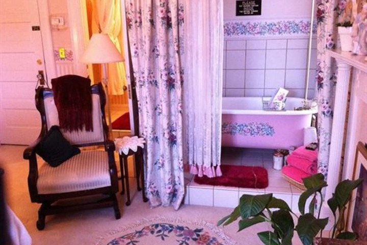 Room 43 of 71