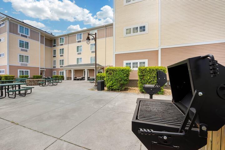 MainStay Suites Jacksonville near Camp Lejeune